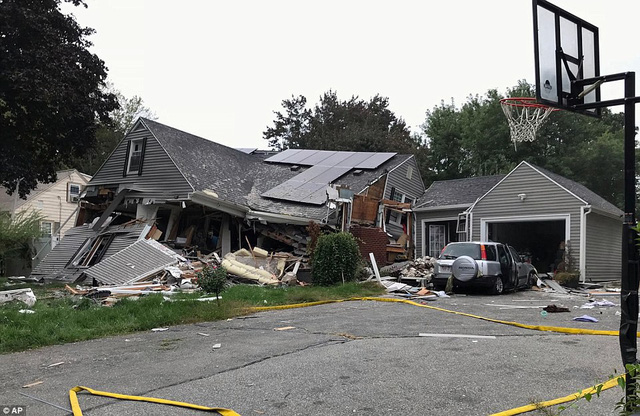 Một ngôi nhà bị phá hủy do nổ gas tại thị trấn Lawrence, bang Massachusetts.
