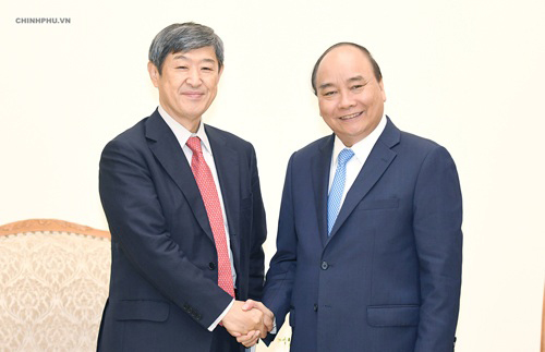 Thủ tướng Nguyễn Xuân Phúc tiếp Chủ tịch JICA Shinichi Kitaoka. Ảnh: VGP