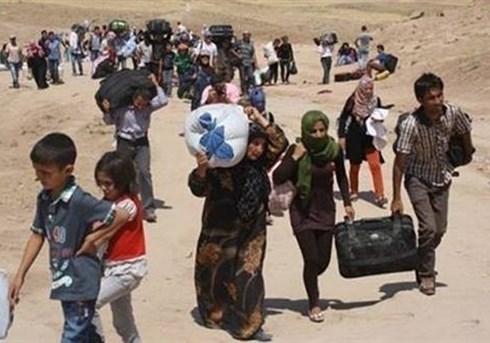 Người dân Syria trong các trại tị nạn ở biên giới Syria Thổ Nhĩ Kỳ và từ Lebanon bắt đầu trở về nhà. Ảnh: Arshif.