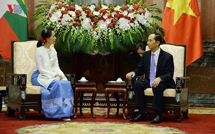 Trước khi trút hơi thở cuối cùng, ông đã có một tuần làm việc với nhiều hoạt động trên vai trò Chủ tịch nước. Trong ảnh, Chủ tịch nước Trần Đại Quang tiếp bà Aung San Suu Kyi, Cố vấn Nhà nước Myanmar – Trưởng đoàn Myanmar tại Hội nghị Diễn đàn Kinh tế Thế giới về ASEAN (WEF ASEAN) tổ chức tại Hà Nội ngày 11-13/9/2018. (Ảnh: Việt Cường)