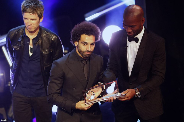 Mohamed Salah nhận giải Puskas