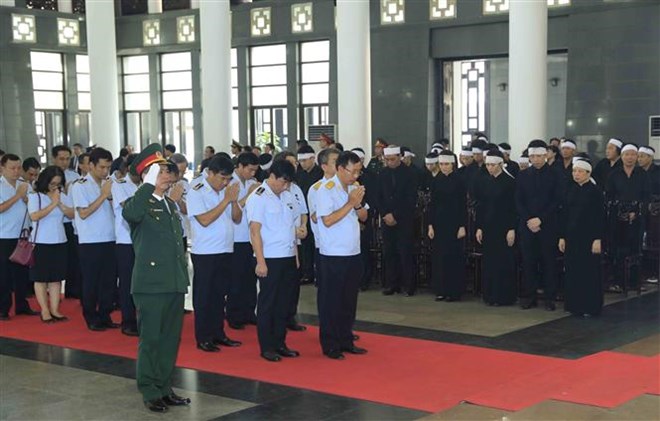 Đoàn Tổng cục Hải quan (Bộ Tài chính) viếng Chủ tịch nước Trần Đại Quang. Ảnh: TTXVN