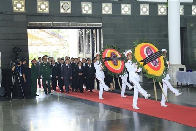 Some 1,500 domestic and international delegations with approximately 50,000 people had paid tribute to President Tran Dai Quang by 17.00 on 26 September.