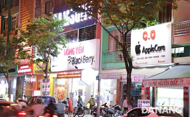 A bustling trading atmosphere reported at the Ham Nghi specialised shopping street