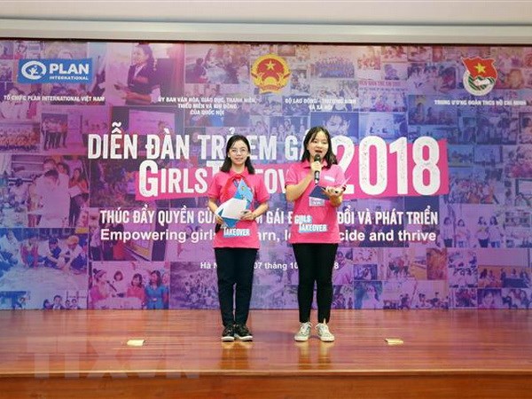 100 trẻ em gái đối thoại với lãnh đạo về an toàn nơi công cộng