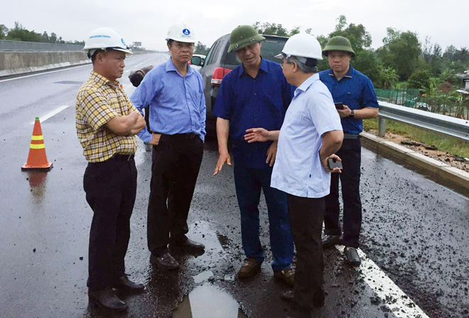 Hư hỏng trên cao tốc Đà Nẵng-Quảng Ngãi: Thứ trưởng Bộ GTVT khẳng định do chất lượng