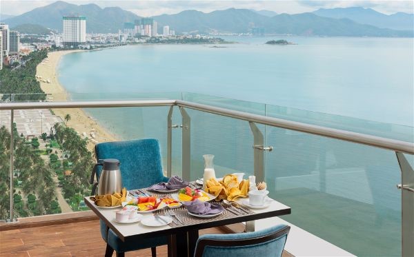 Đến Nha Trang và thưởng ngoạn đại dương từ căn hộ khách sạn đẳng cấp