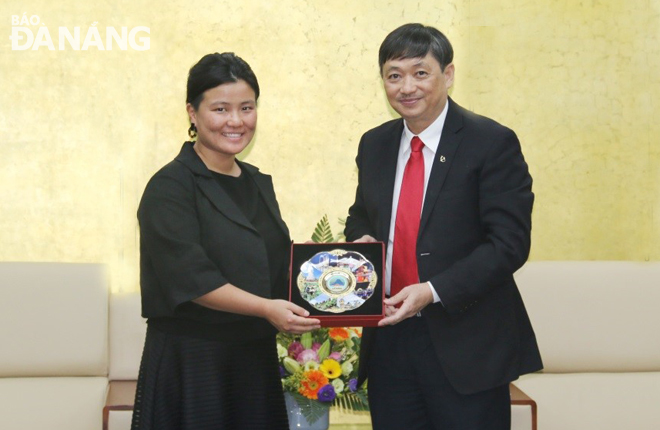 Ms Kris Tay (right) and Vice Chairman Dung