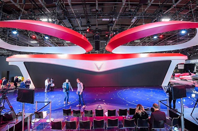 Sân khấu hoành tráng của VinFast tại Paris Motor Show 2018. 