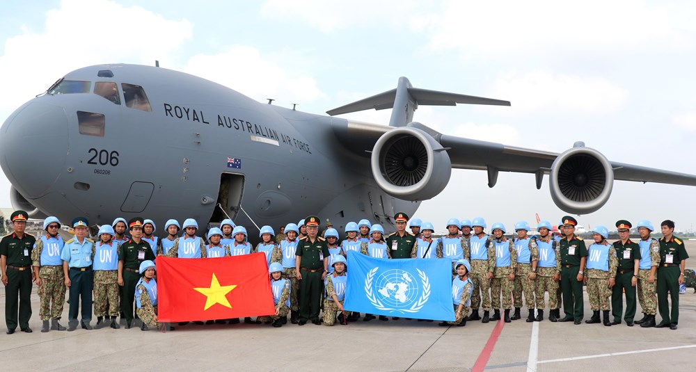 Lễ xuất quân đánh dấu hoàn tất quá trình xuất quân đơn vị đầu tiên của lực lượng gìn giữ hòa bình Việt Nam tham gia hoạt động gìn giữ hòa bình của Liên hợp quốc. (Ảnh: Xuân Khu/TTXVN)