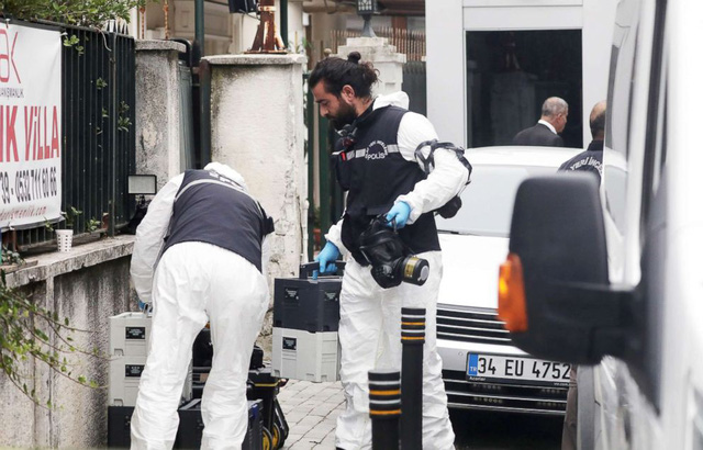 Cảnh sát Thổ Nhĩ Kỳ đã tới lãnh sự quán Ả rập Xê út để điều tra vụ việc. (Ảnh: Getty)