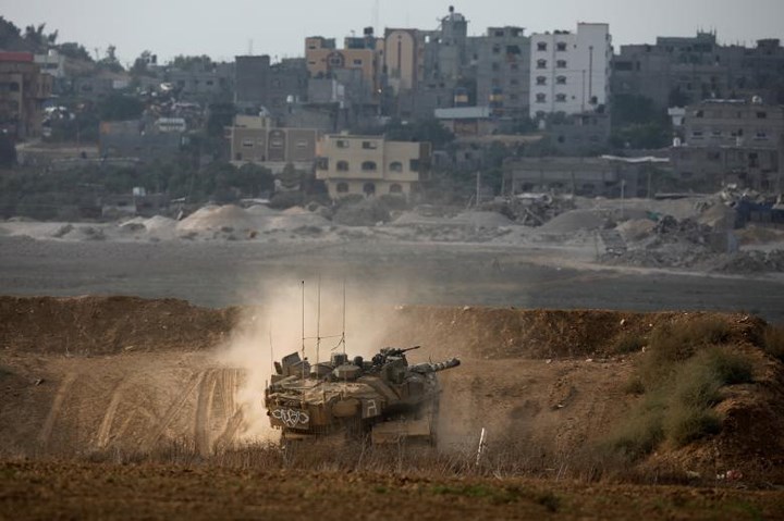 Xe tăng của Israel tại khu vực biên giới với Dải Gaza.