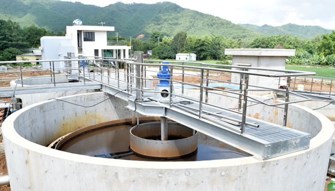  Chemical treatment tank being operational to remove colour from the leachage