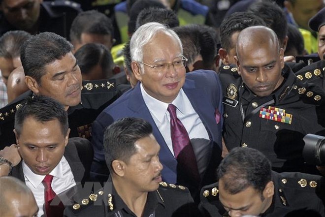 Malaysia's former Prime Minister Najib Razak (in suit) (Photo: EPA/VNA)