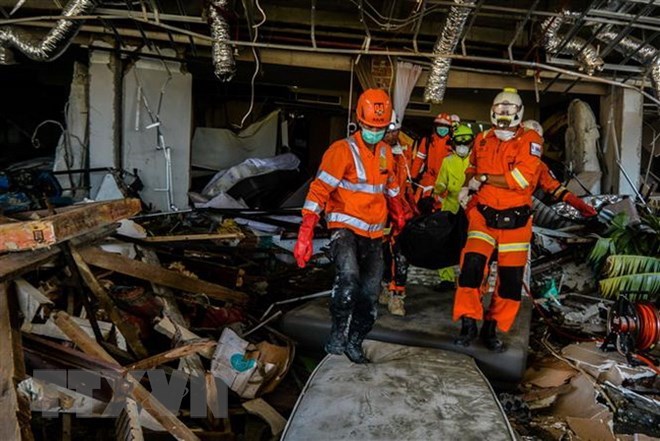 Rescue efforts in tsunami-hit Palu city (Photo: Xinhua/VNA)