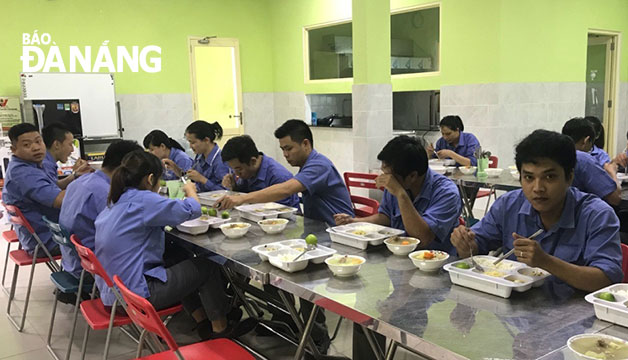 Công ty TNHH Kamui Việt Nam luôn quan tâm chăm lo bữa ăn ca cho người lao động.
