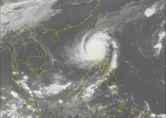 Typhoon Yutu strikes the Philippines with sustained winds of 150km per hour. (Photo: VNA)