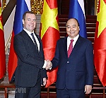 Hình ảnh lễ đón trọng thể Thủ tướng Nga thăm chính thức Việt Nam