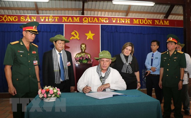 Chủ tịch Cuba kết thúc chuyến thăm hữu nghị chính thức Việt Nam