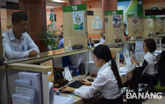Ngân hàng Nhà nước - Chi nhánh Đà Nẵng khuyến cáo người dân nên đổi ngoại tệ tại các điểm đã được quy định.