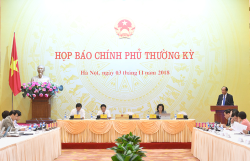 Bộ trưởng, Chủ nhiệm VPCP Mai Tiến Dũng phát biểu mở đầu họp báo. Ảnh: VGP