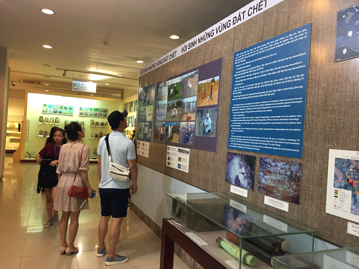 The exhibition highlighted over 200 objects and photos related to the past war in Viet Nam and the country’s efforts towards overcoming the consequences of bombs and mines and residues of toxic chemicals