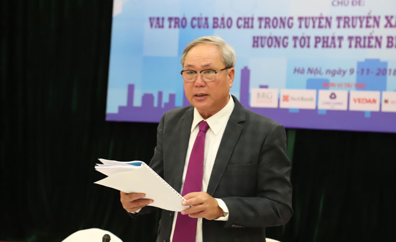 Đồng chí Trương Công Định, Tổng Biên tập Báo Đà Nẵng phát biểu tại hội thảo