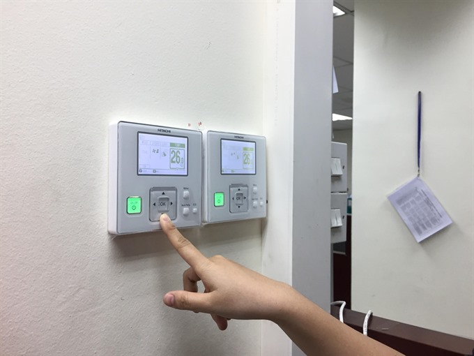 Setting air-conditioners at 26 degrees Celcius is recommended for saving electricity. — VNS Photo Khoa Thu