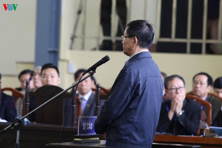 Ngay sau đó, bị cáo Phan Văn Vĩnh đã có đề nghị: Không đăng tải bản án của bị cáo lên cổng thông tin điện tử.