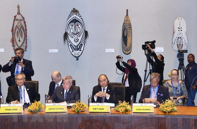 Prime Minister Nguyen Xuan Phuc (second from right) at the meeting of APEC and Pacific Islands leaders (Source: VNA) 