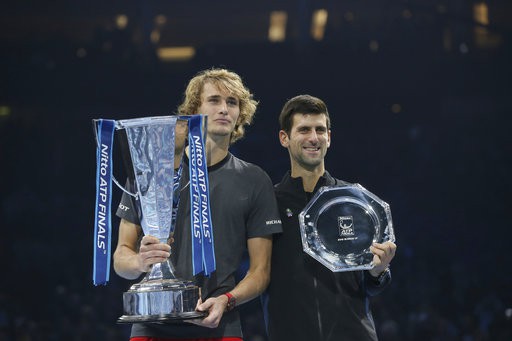 Zverev đã đánh bại cả Federer và Djokovic để vươn tới chiếc cúp ATP Finals