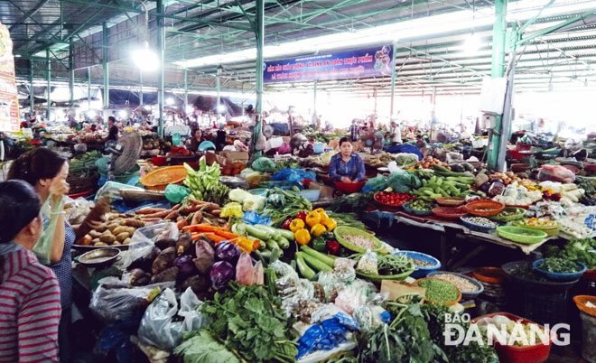 Trong những năm qua, chợ Hòa Khánh dần chấm dứt tình trạng vi phạm an toàn vệ sinh thực phẩm.
