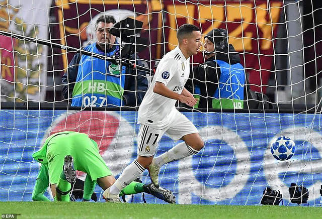 Lucas Vazquez nâng tỷ số lên 2-0 ở phút 59