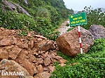 Các tuyến đường trên bán đảo Sơn Trà sạt lở nghiêm trọng sau mưa lớn