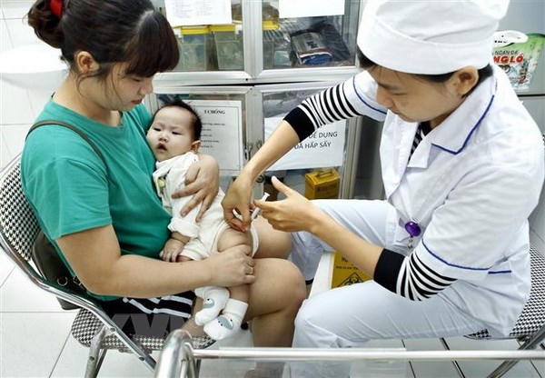 Cạn kiệt vắcxin, hàng triệu trẻ em bị lỡ lịch tiêm chủng mở rộng