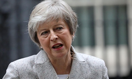 Thủ tướng Anh đối mặt với cuộc bỏ phiếu bất tín nhiệm