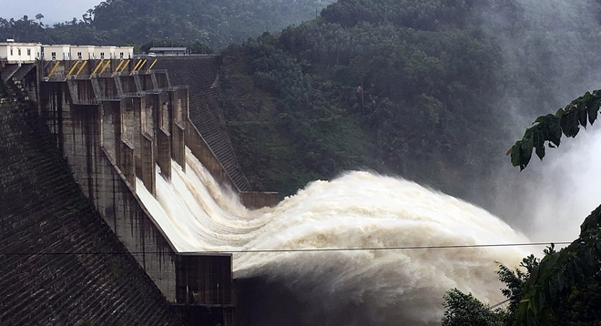 Thủy điện Đăk Mi 4 xả lũ về sông Vu Gia