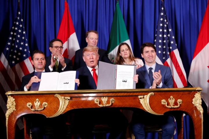 Tổng thống Mỹ Donald Trump, Thủ tướng Canada Justin Trudeau và Tổng thống Mexico Pena Nieto dự lễ ký kết Hiệp định thương mại 3 bên USMCA trước hội nghị thượng đỉnh G-20.