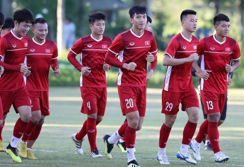 Việt Nam football has broken into the FIFA’s ranking of top 100 in the world. — VNS Photo Hoàng Linh Read more at http://vietnamnews.vn/sports/481163/viet-nam-named-in-fifas-top-100.html#pl6IuBXAQXqI1CJZ.99