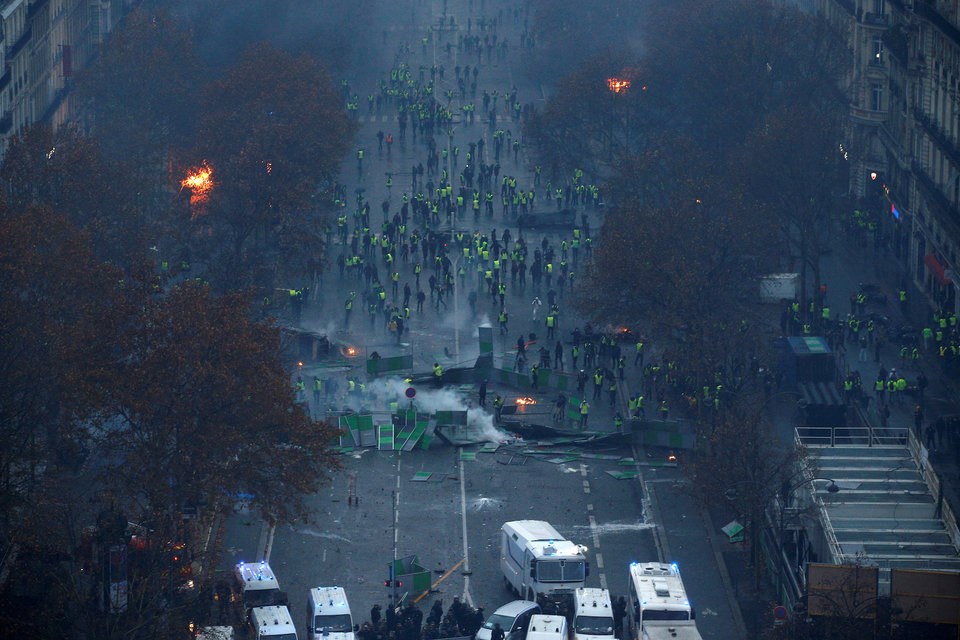 Người biểu tình trên đường phố Paris. (Nguồn: Reuters)