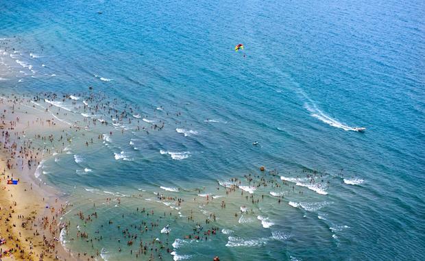 ‘Bien He Da Nang’ (Da Nang Summer Beach) by Nguyen Trung Thu