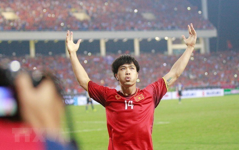...còn Công Phượng bàn nhân đôi tỷ số, để giúp Việt Nam lần thứ 3 vào chung kết AFF Cup. (Ảnh: Trọng Đạt/TTXVN)