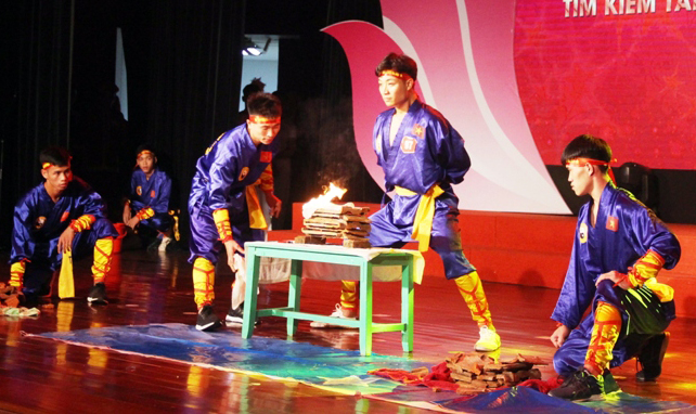 Tiết mục biểu diễn võ thuật “Hào khí Việt Nam” của Lê Huy Hà (ĐH Sư phạm Thể dục - Thể thao Hà Nội).