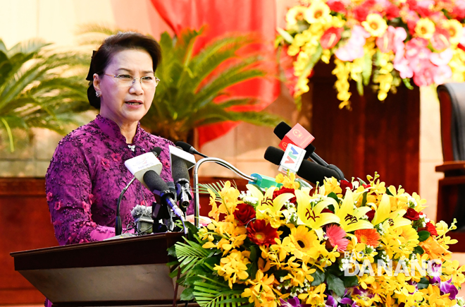  Politburo member and National Assembly Chairwoman Nguyen Thi Kim Ngan addressing the 9th session of the Da Nang People’s Council in its 9th tenure for the 2016 - 2021 term