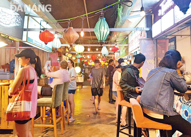 Popular An Thuong Tourism Quarter in Ngu Hanh Son District’s My An Ward has seen a growing number of shops and restaurants serving foreigners