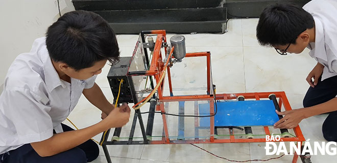 Dự án “Phun sơn tự động” của học sinh Trường THCS Lê Anh Xuân.