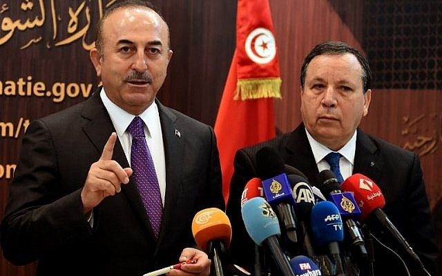 Ngoại trưởng Thổ Nhĩ Kỳ Mevlut Cavusoglu (trái). (Nguồn: AFP)