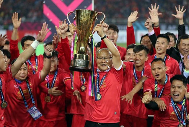 Bóng đá Việt Nam đã tạo nên cơn địa chấn thực sự ở cấp độ quốc tế trong năm 2018. Đầu năm, đội bóng của HLV Park Hang Seo đã vượt qua hàng loạt đối thủ để góp mặt trong trận chung kết U23 châu Á. Tiếp đó, họ đã lọt vào tới bán kết Asiad 2018 (chỉ chịu thua Hàn Quốc). Cuối cùng, đội tuyển Việt Nam đã giành chức vô địch AFF Cup 2018. Cần nhấn mạnh rằng thành công của bóng đá Việt Nam đã tạo ảnh hưởng lớn ở khu vực châu Á cũng như toàn thế giới. Giới truyền thông trên khắp thế giới đã nhắc khá nhiều về Việt Nam. Trong khi đó, mới đây, HLV Park Hang Seo đã được đề cử là 