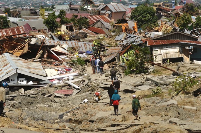 The rubble following the earthquake and tsunami in Palu, Central Sulawesi province of Indonesia, on October 1 (Photo: AFP/VNA)