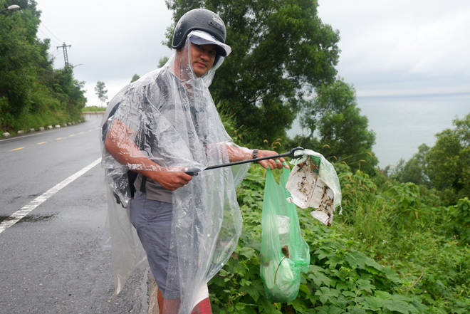 Mr Trung is picking up trash along roads leading to the Peninsula.